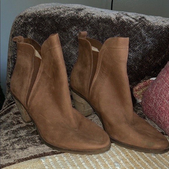 Lucky Brand Shoes - Lucky Brand Tan Ankle Booties